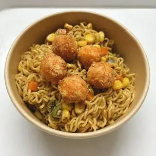 Hình ảnh Mì Trộn Viên Hải Sản Sốt Phô Mai