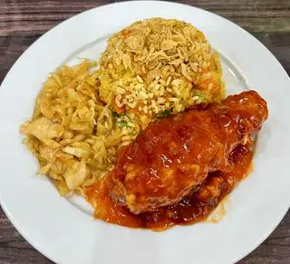 Hình ảnh cơm rang đùi gà HQ sốt ( cay , ngọt, phomai) 