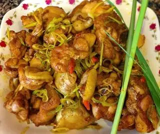 Hình ảnh Cơm Gà Kho Sả Ớt