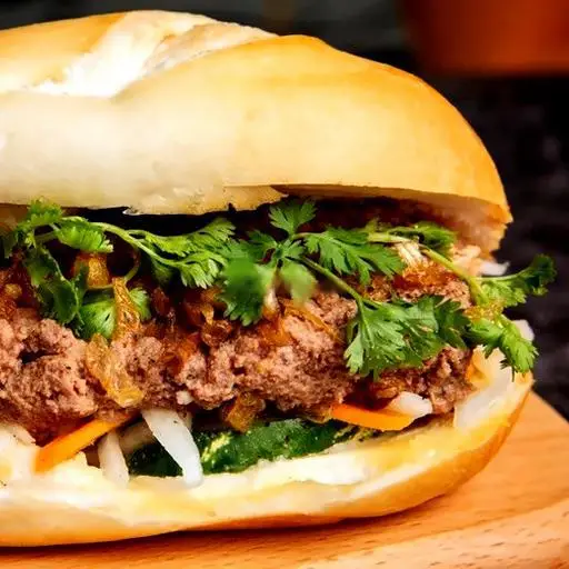 Hình ảnh Bánh mì bò sốt tiêu đen