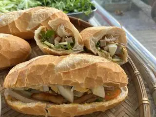 Hình ảnh Bánh mì truyền thống