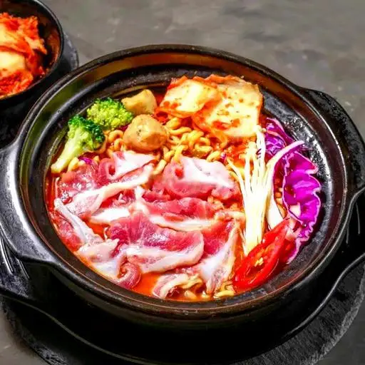 Hình ảnh Mì kim chi sườn sụn