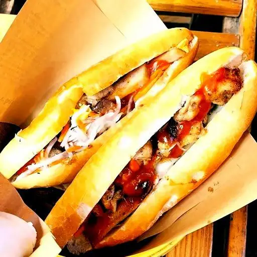 Hình ảnh Bánh mì gà xé