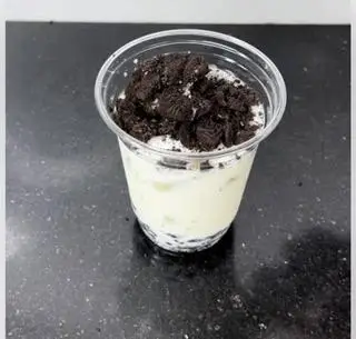 Hình ảnh Váng Sữa Kem Tuyết Brownie