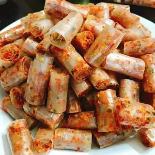 Hình ảnh Bánh tráng ống cuộn hành phi _ trộn trứng cút ( 3 trứng _13 cuộn )