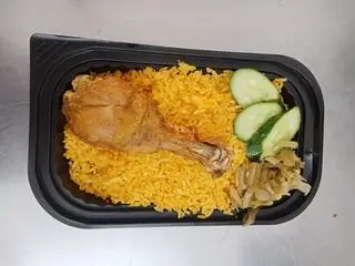 Hình ảnh Cơm gà giòn mắm tỏi