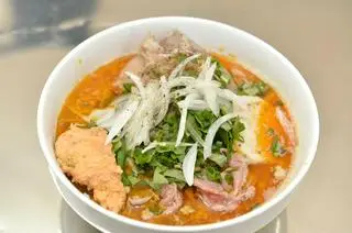 Hình ảnh Bún bò giò - gân - chả - nạm
