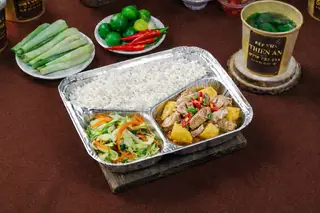 Hình ảnh Cơm thịt nạc xào dứa 