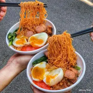 Hình ảnh Mì trộn no nê