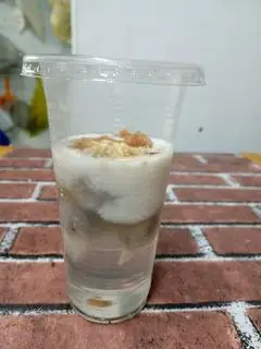 Hình ảnh chè bột lọc heo quay 