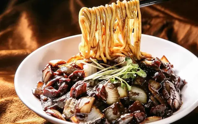 Hình ảnh Mì Tương Đen Hakenfu - Huỳnh Văn Bánh