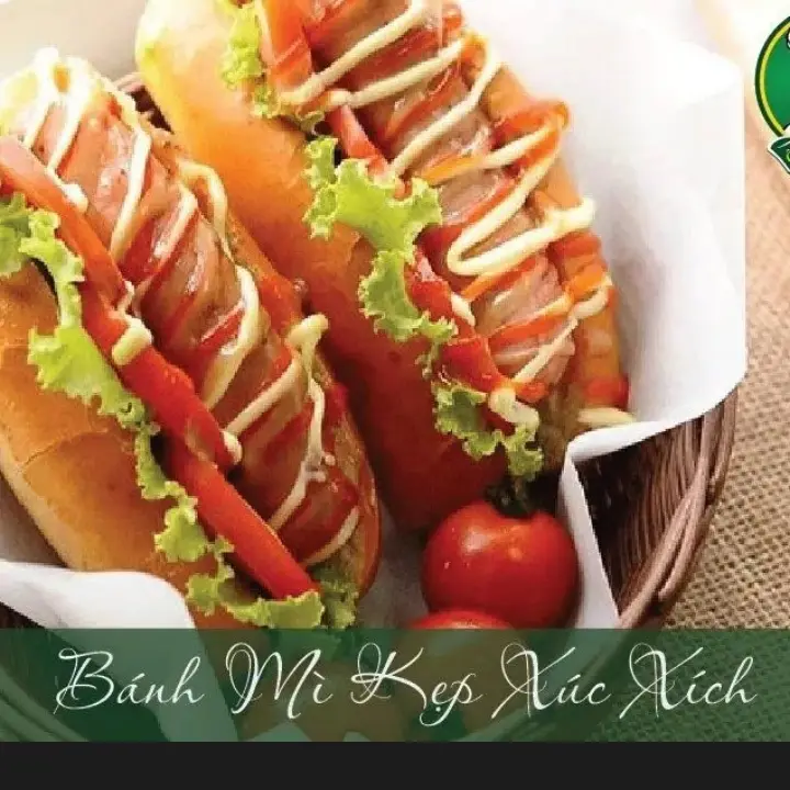 Hình ảnh Bánh mì pate xúc xích 