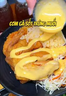 Hình ảnh cơm gà sốt phô mai trứng muối