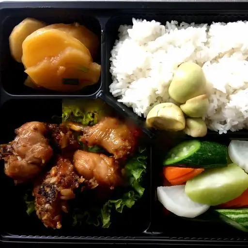 Hình ảnh Cơm gà chiên mắm