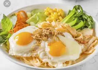Hình ảnh Combo Phở Trộn Trứng + Nước ép ổi