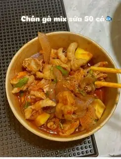 Hình ảnh  chân gà mix sứa sốt thái 