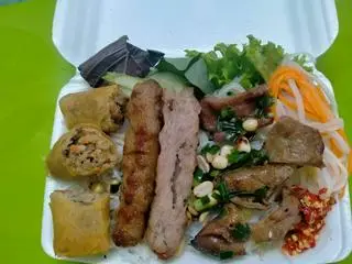Hình ảnh Bún đầy đủ