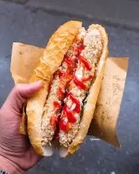 Hình ảnh Bánh mỳ nem chua