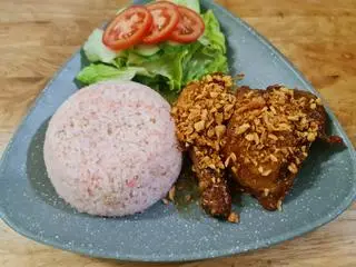 Hình ảnh Cơm Gà Sốt Trứng Muối