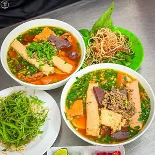 Hình ảnh Bún Riêu Giò Chả Ốc