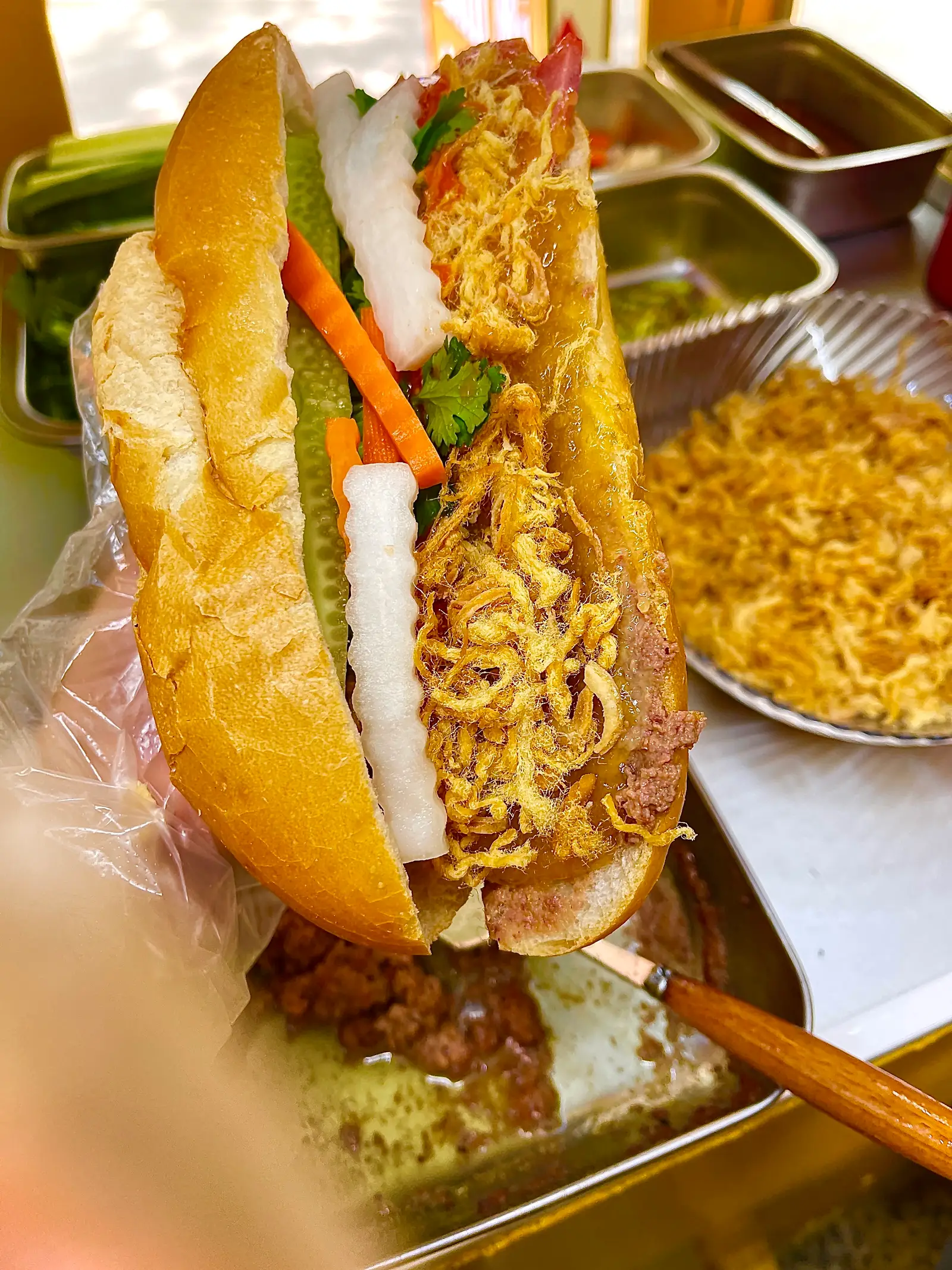 Hình ảnh Bánh mì pate ,ruốc 
