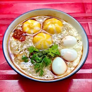 Hình ảnh Súp bánh bao trứng tôm (Vàng)