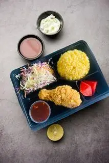 Hình ảnh Cơm Đùi Gà Sốt Tương Tỏi