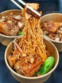 Hình ảnh Mì trộn Gà Viên sốt