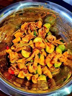 Hình ảnh Chân Gà Rút Xương sốt thái - nhỏ