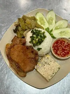 Hình ảnh Cơm tấm sườn - chả