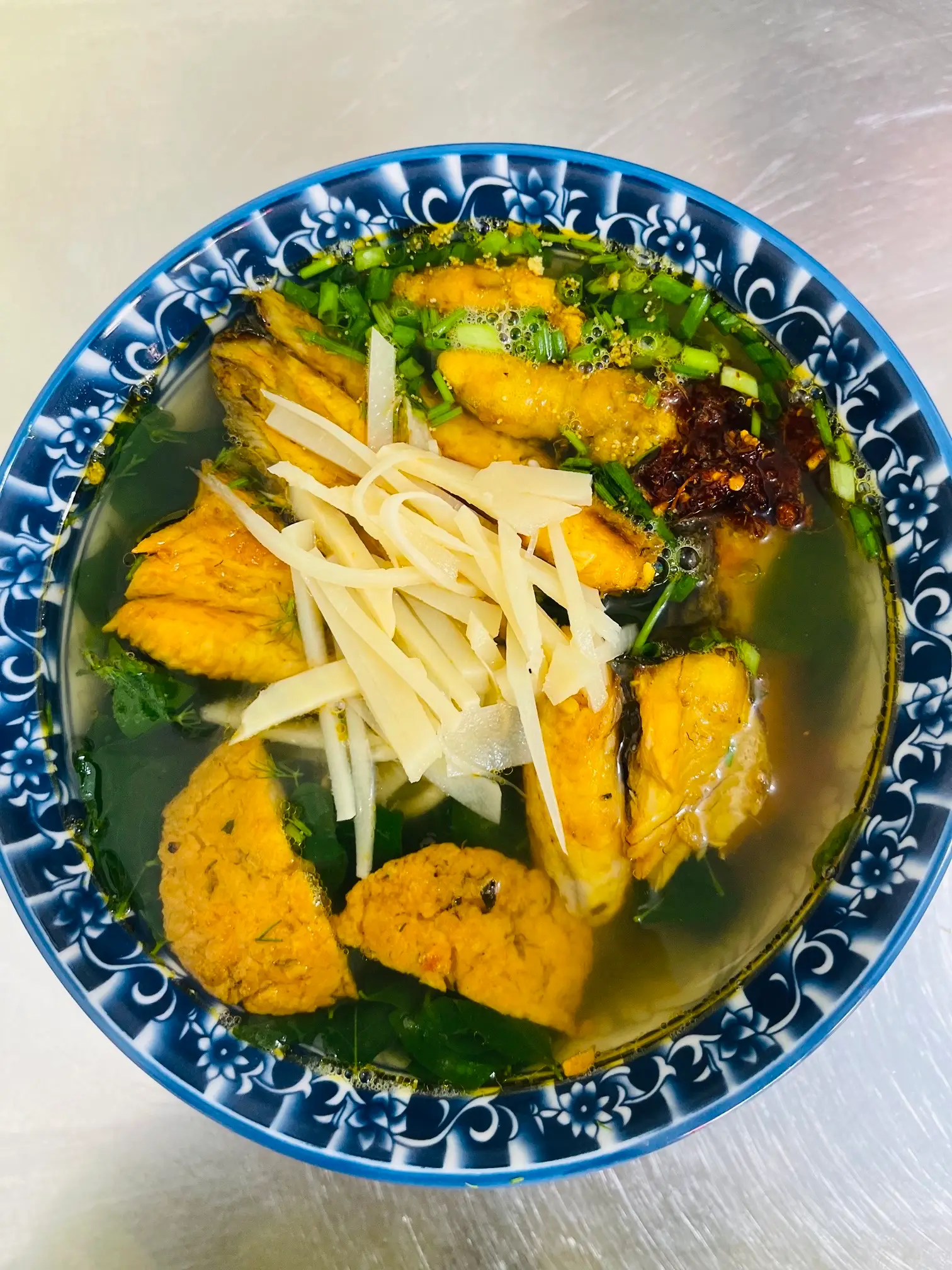 Hình ảnh Bánh Đa Trắng  Suất thêm Cá ( Canh Cá )