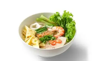 Hình ảnh Hủ tiếu thập cẩm + nước uống