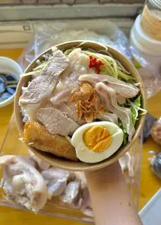 Hình ảnh Bún mắm mực đầy đủ