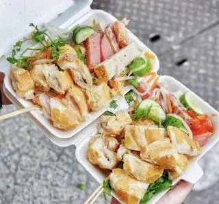 Hình ảnh Bánh mì chả thập cẩm