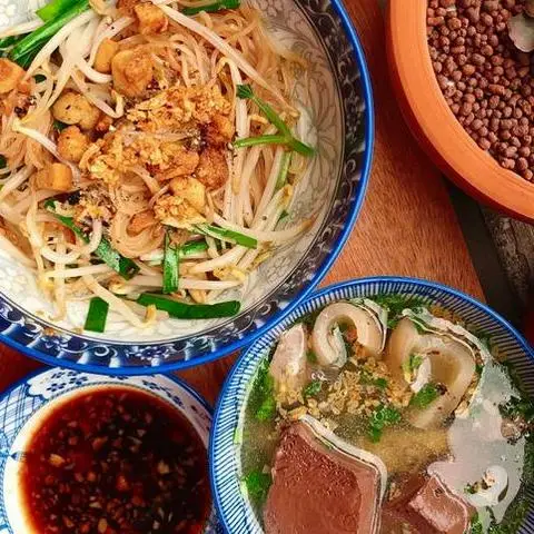Hình ảnh Hủ tiếu khô thập cẩm ko xương 