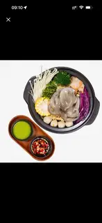 Hình ảnh Combo: 1 Mì Kim Chi Bạch Tuộc + 1 Nước Ngọt