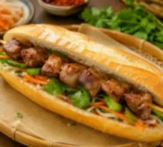 Hình ảnh Bánh mỳ kẹp 2 thịt xiên
