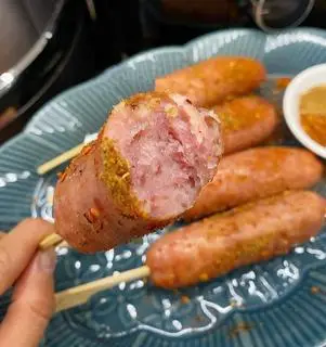 Hình ảnh Xúc xích Hà Khẩu cay tê