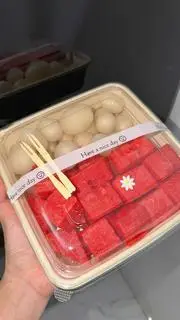 Hình ảnh Dưa Đỏ siêu ngọt + Chôm Chôm 500 gam