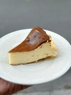 Hình ảnh Bánh Phô Mai Cháy (Cheese Burnt)