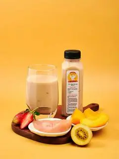 Hình ảnh Sinh tố ức gà - dâu + đào + kiwi