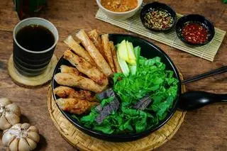 Hình ảnh Bún nem Mẹ Quy + Nước sâm