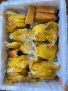 Hình ảnh Gà nguyên con hút chân không kèm 2 sốt