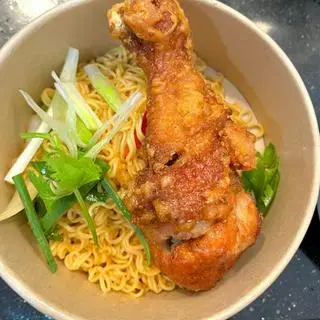 Hình ảnh Mì Trộn Gà Ướp Mắm Tỏi