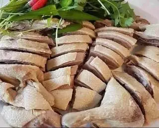 Hình ảnh ngan chặt 1/2 con 