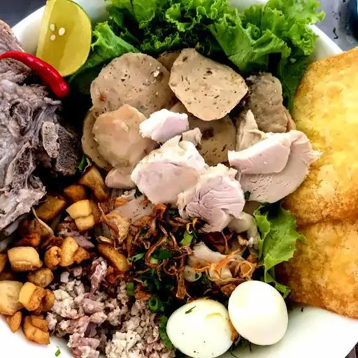 Hình ảnh Hủ tiếu thập cẩm tóp mỡ