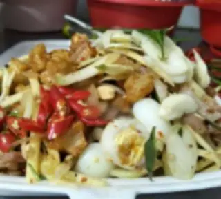 Hình ảnh Tré trộn tép mỡ trứng cút + 1 bánh phồng tôm