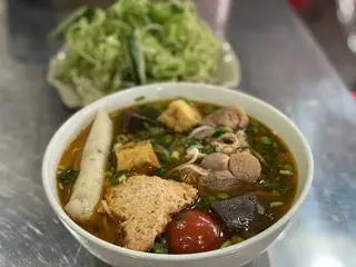 Hình ảnh Bún riêu cua chả giò