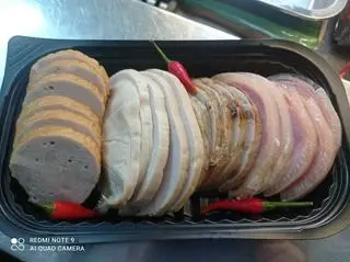 Hình ảnh Dĩa 4 Ổ Bánh Mì - 400Gr Chả 