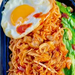 Hình ảnh mì trộn trứng opla 